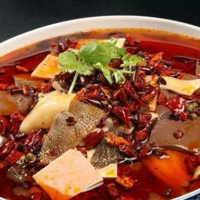 鴨血、ハム、ガッと野菜の激辛煮込み